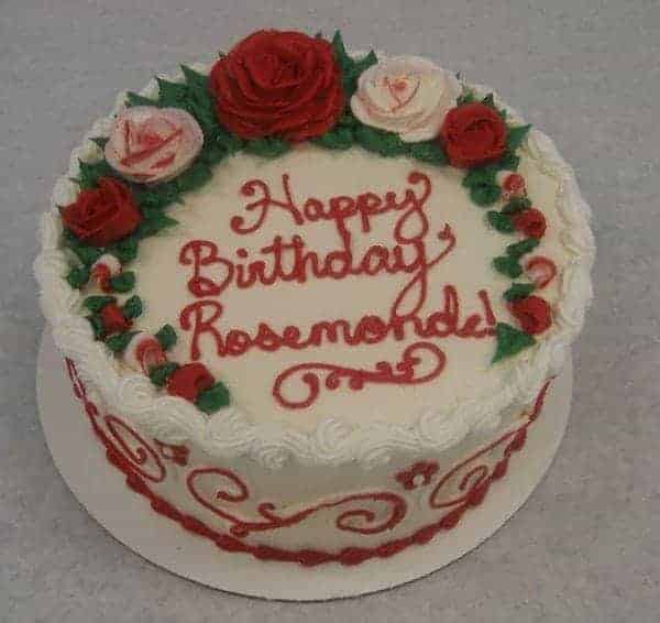 Scrolls and Roses on Top of a cake